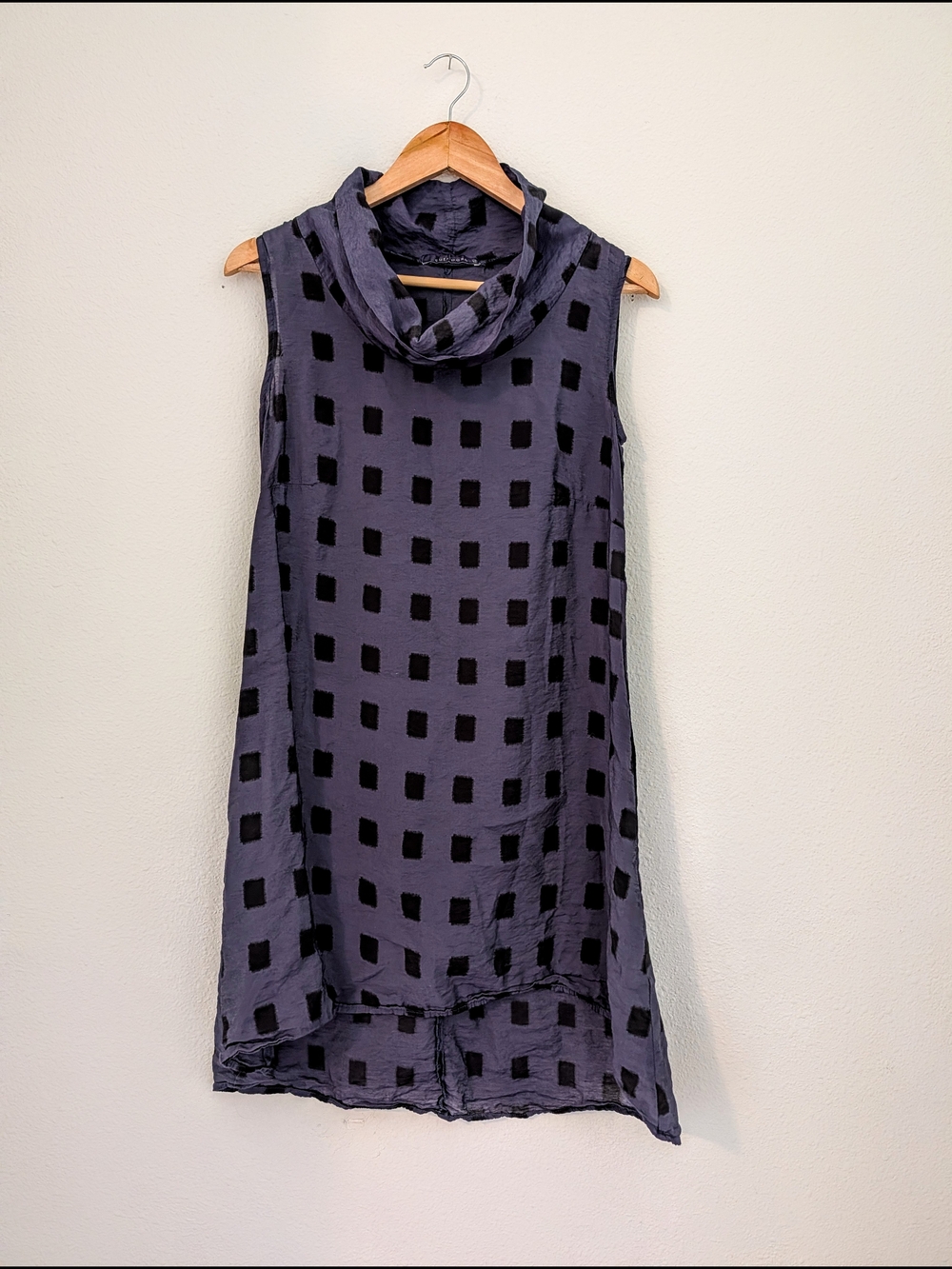 Cut Loose Sleeveless Cowl Neck Tunic with Black Square Print - Slate Size Xs